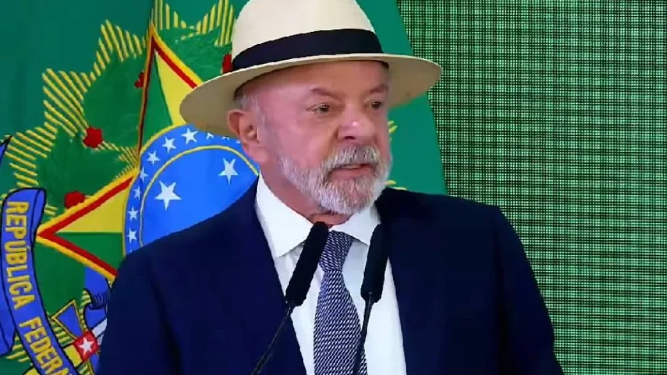 Itamaraty reage a ataques de Milei e tenta conter crise Brasil FC