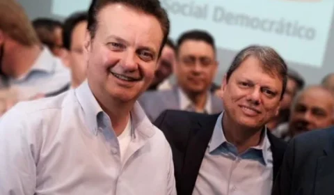 “Erram os que insistem em ignorar que nosso apoio a Tarcísio é incondicional”, diz Kassab após rumores sobre convenção do PSD
