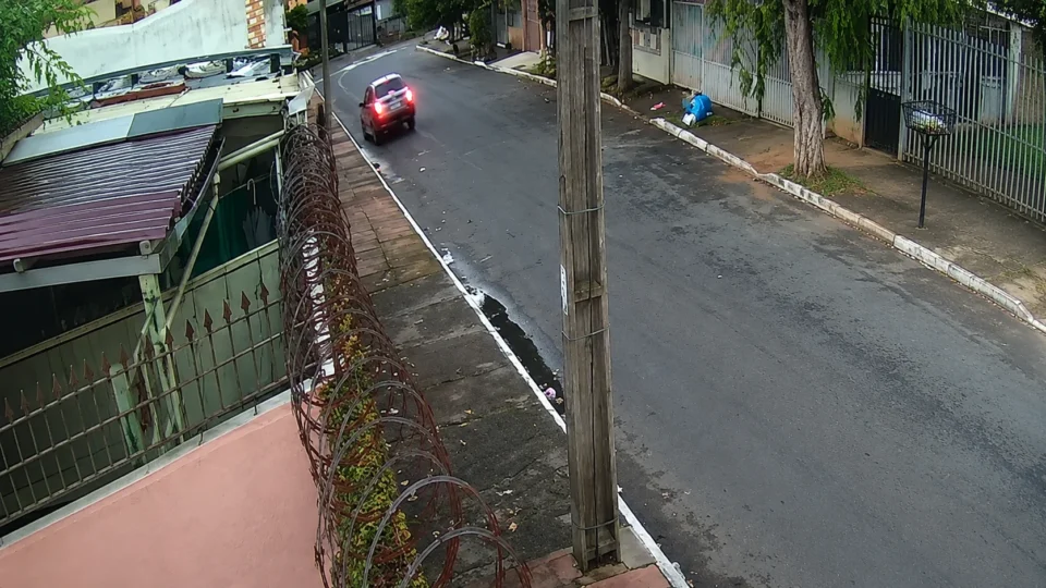 Homem persegue menina de 7 anos e tenta fazê-la entrar em carro; caso provoca alerta em Canoas
