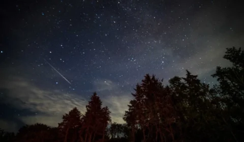 Chuva de meteoros ilumina o céu nesta madrugada; veja o melhor horário para assistir