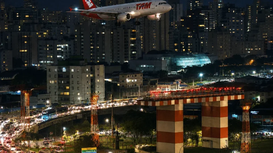 Congonhas pode ganhar voos de madrugada? Moradores temem mudança que pode transformar noites em São Paulo