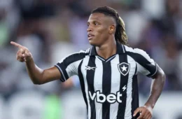 Palmeiras ganha concorrência europeia por Danilo e futuro do volante segue indefinido