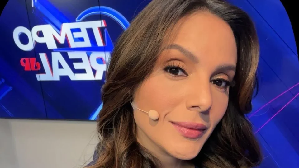 Márcia Dantas chora ao vivo e revela crise após redução de salário