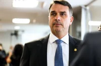 Empresa ligada a notas fiscais de R$ 1 milhão de Flávio Bolsonaro não funciona em endereço declarado