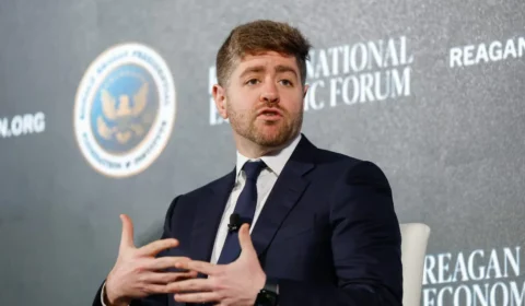 CEO bilionário da Ramp ignora diplomas e caça talento oculto