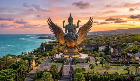 Voos para Bali disparam com estátua gigante e ritual único na ilha