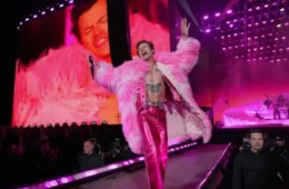 Harry Styles estreia turnê “Together, Together” no MorumBIS; veja horários, como chegar e o que levar