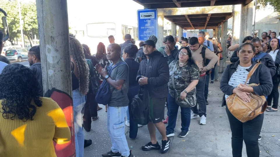 Greve dos rodoviários entra no 3º dia no Rio e Justiça exige 80% da frota nas rua