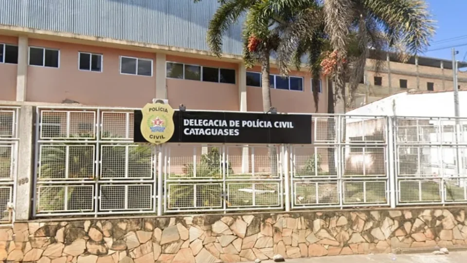Feminicídio em Minas Gerais: Bebê é encontrado mamando na mãe após assassinato