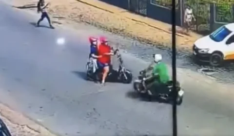 Motociclista fica a centímetros de acidente grave em Minas Gerais