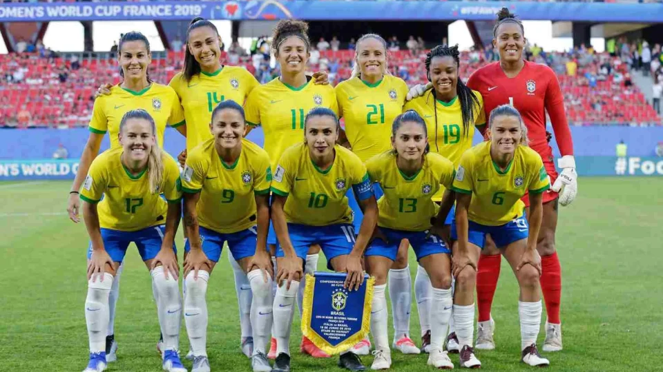 Mundial Feminino de 2027 vai mudar calendário escolar; férias deverão coincidir com período do torneio