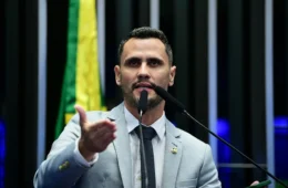 Cleitinho trava definições e mantém corrida pelo Governo de Minas em suspense