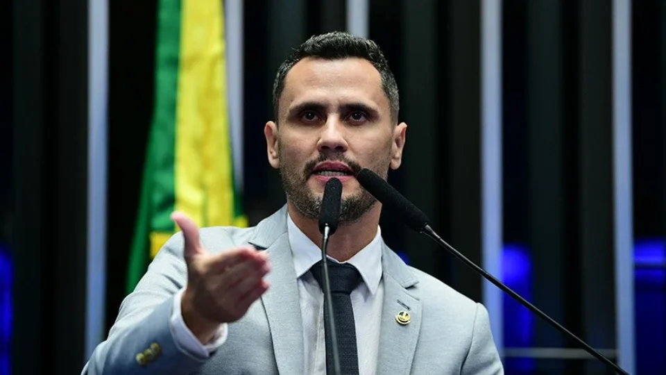 Cleitinho trava definições e mantém corrida pelo Governo de Minas em suspense