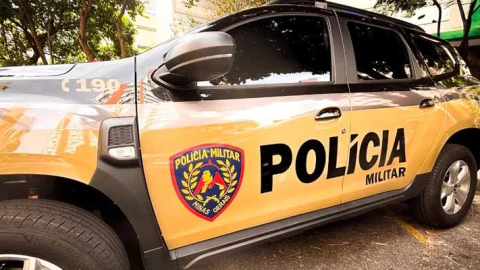 Homem invade casa da ex e queima cachorra viva após fim do relacionamento em MG
