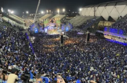 Caprichoso reúne milhares de torcedores em Manaus para celebrar o 27º título do Festival de Parintins