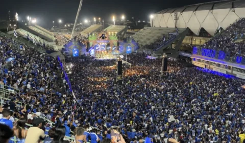 Caprichoso reúne milhares de torcedores em Manaus para celebrar o 27º título do Festival de Parintins