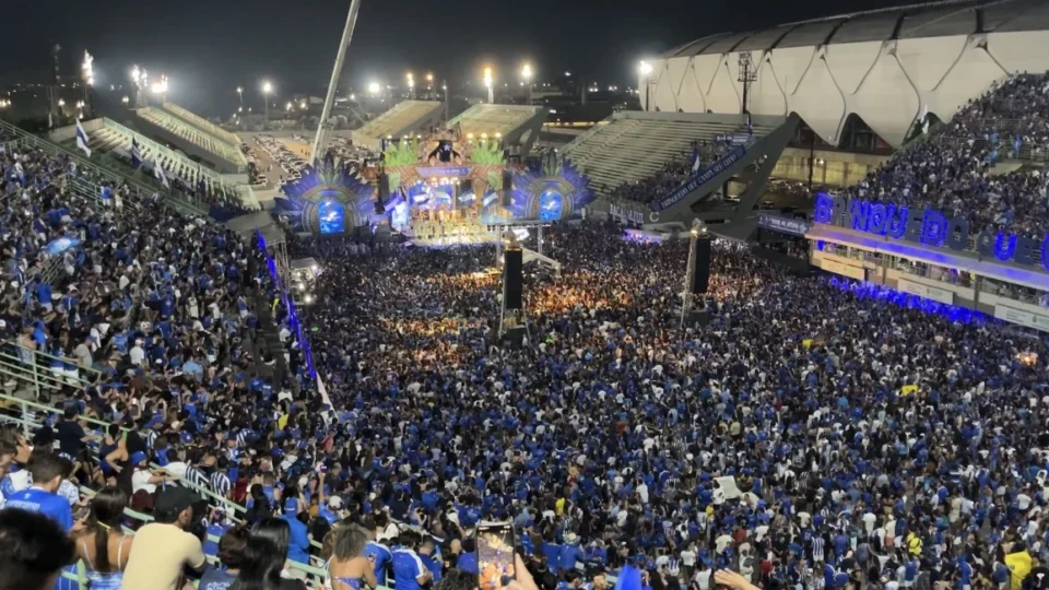 Caprichoso reúne milhares de torcedores em Manaus para celebrar o 27º título do Festival de Parintins