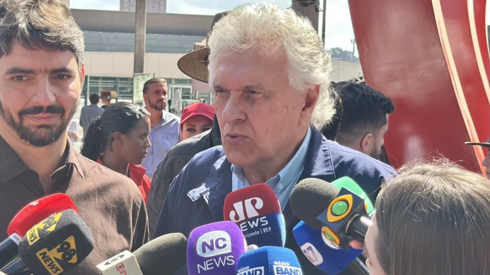 Caiado cita “síndrome de Estocolmo” para atacar Lula e Flávio Bolsonaro: “Estão judiando do Brasil”