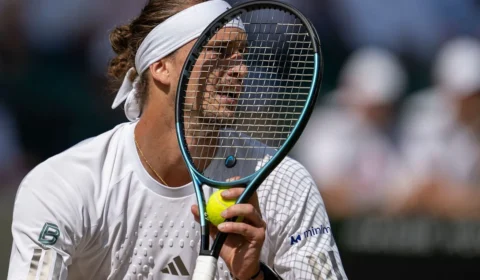 Zverev domina Fery, faz final e muda seu lugar no tênis