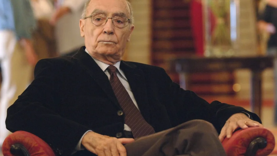 A frase de Saramago que voltou a provocar debate: convencer alguém pode ser uma forma de desrespeito?