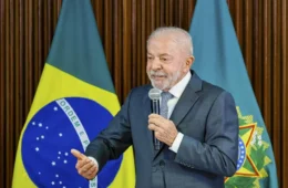 Fala de Lula sobre uso de celular nas ruas volta a repercutir e gera críticas nas redes sociais