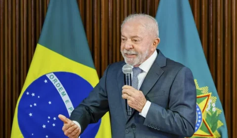 Fala de Lula sobre uso de celular nas ruas volta a repercutir e gera críticas nas redes sociais