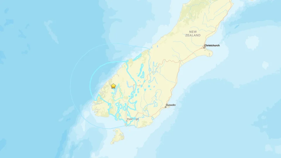 Forte terremoto atinge a Nova Zelândia, dispara alerta de tsunami e testa sistema de emergência