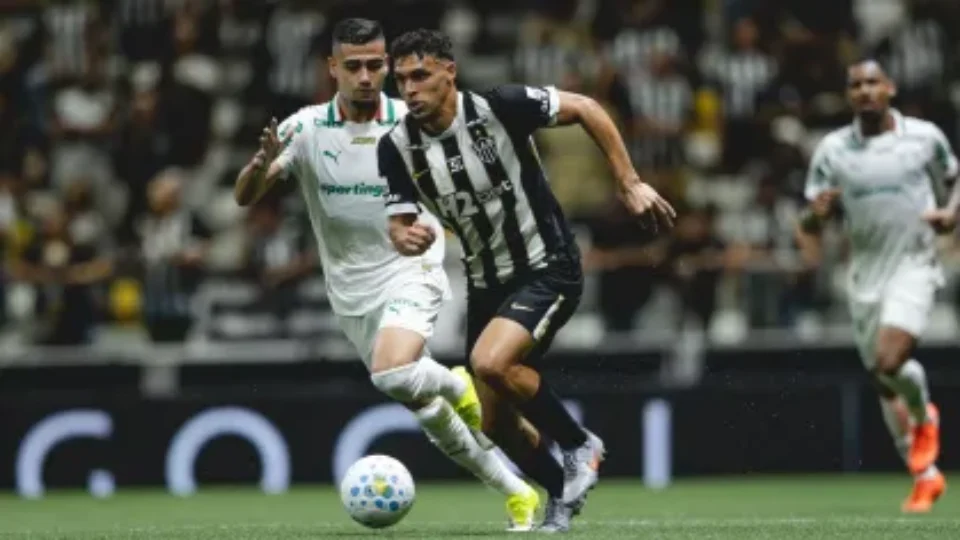 Atlético-MG surpreende Palmeiras fora de casa e derruba líder do campeonato
