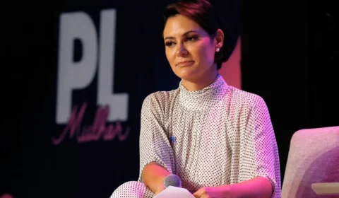 Michelle Bolsonaro marca reunião decisiva com Valdemar; definição sobre candidatura ao Senado pode sair hoje