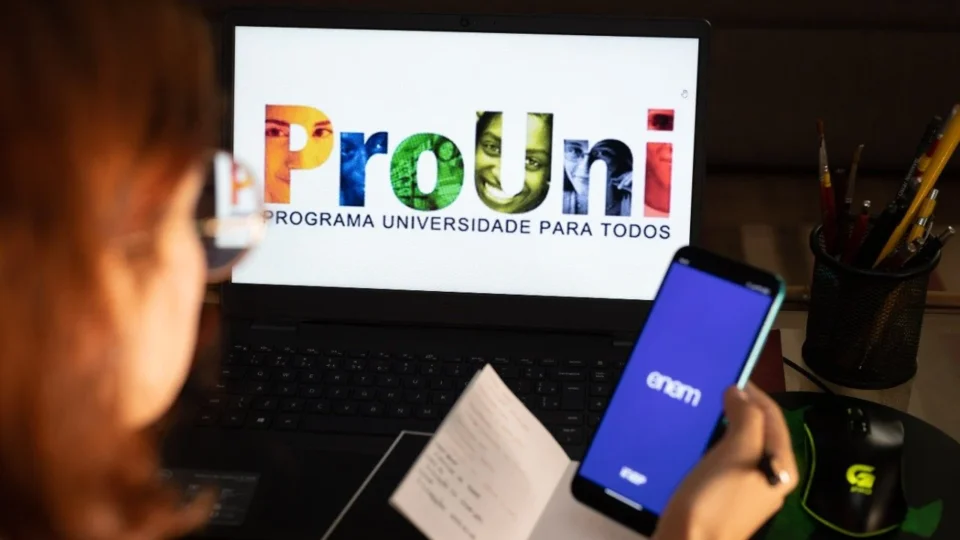 Prouni divulga 1ª chamada e libera 471 mil bolsas