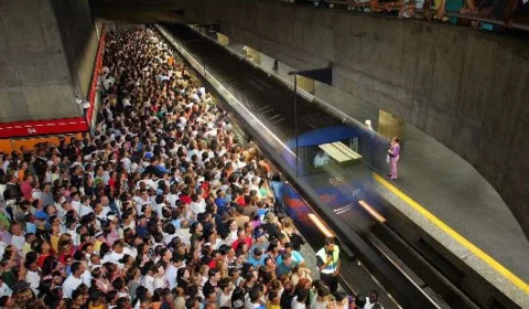 Falhas em linhas do Metrô e da CPTM provocam lentidão e mudanças na operação em SP