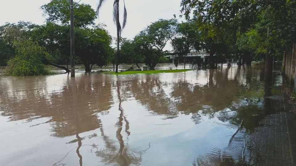 Rio dos Sinos sobe acima de 4,6 metros e provoca novos alagamentos em São Leopoldo