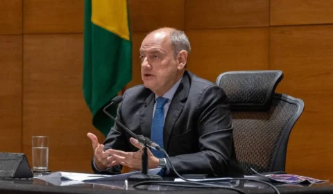 Disputa pela sucessão no Rio expõe virada de Ricardo Couto