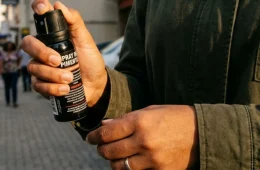 Lula sanciona lei que libera spray de pimenta para mulheres; veja quem poderá comprar