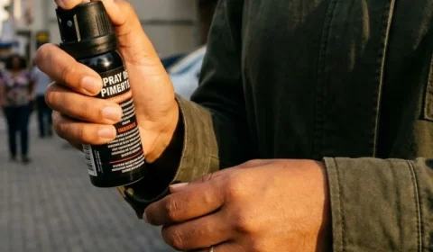 Lula sanciona lei que libera spray de pimenta para mulheres; veja quem poderá comprar