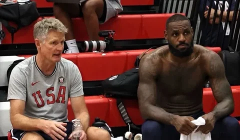 Vídeo com Steve Kerr reacende disputa por LeBron James