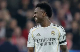 “Sou madridista de corpo e alma”, diz Vini Jr após renovar com o Real Madrid
