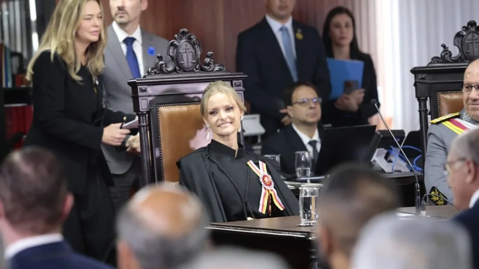 Escritório de ministra do STM recebeu R$ 700 mil de empresa citada em investigação; sócio formal diz ser “laranja”