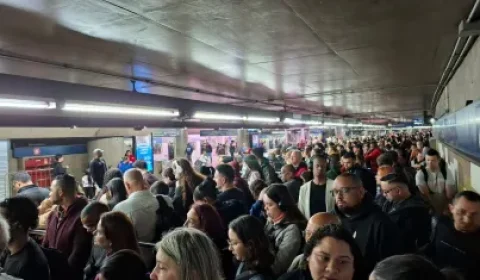 Incêndio no metrô causa falha e afeta 1 milhão no Metrô de SP