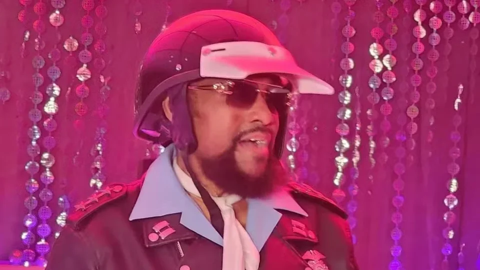 Morre Victor Willis, cantor do Village People e voz do sucesso mundial ‘YMCA’, aos 74 anos