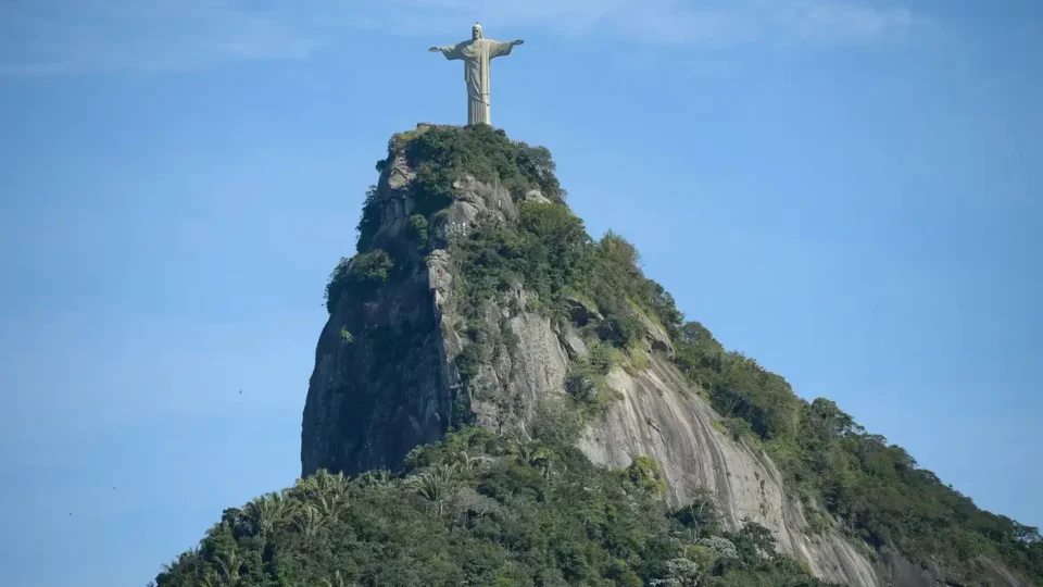 Cristo Redentor terá novos elevadores e escadas em obra de R$ 15 milhões; visitas serão reduzidas