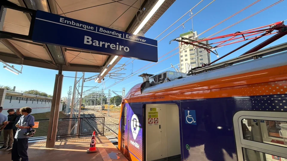 Após mais de 30 anos de espera, Linha 2 do metrô de BH começa a operar