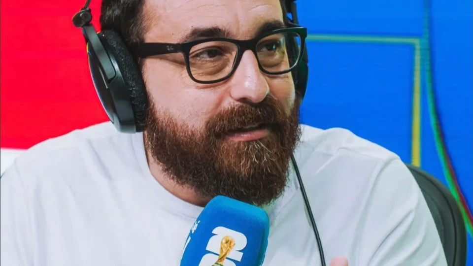 Globo e CazéTV ampliam disputa durante o torneio mundial com troca de críticas e provocações