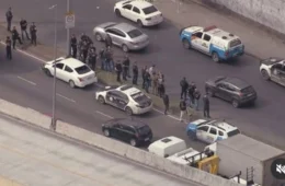 Dois policiais civis são baleados durante ataque na Avenida Brasil, em Guadalupe, na Zona Norte do Rio