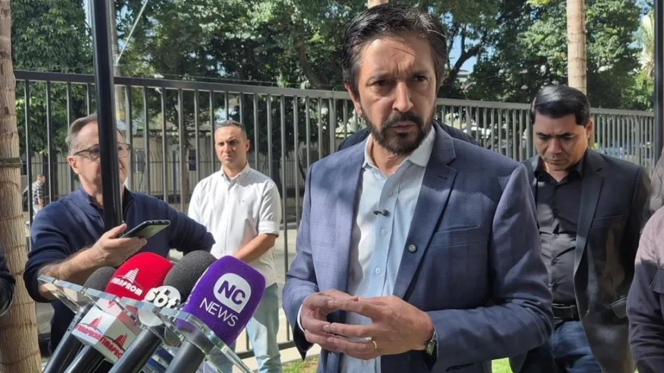 Prefeito de SP explica contrato de Wi-Fi e diz que divergências na prestação de contas geram descontos