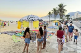 Tráfico cobraria até R$ 300 por dia de ambulantes na orla do Rio, diz Prefeitura