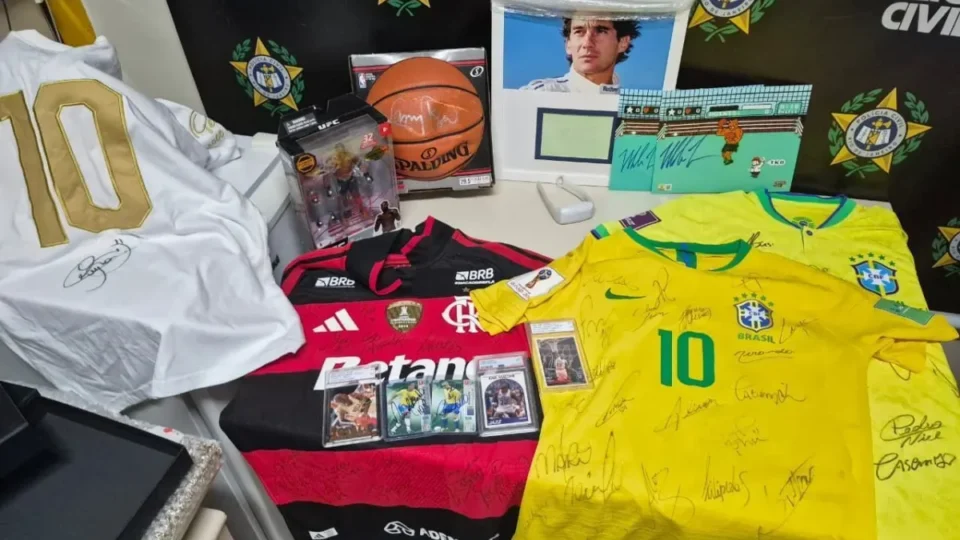Polícia recupera coleção esportiva rara avaliada em R$ 450 mil no Rio de Janeiro