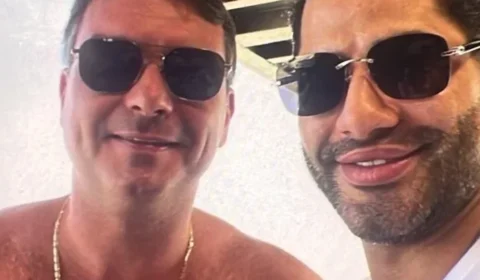 Foto de Flávio Bolsonaro com ‘Sicário’ ligado a Daniel Vorcaro causa nova crise na campanha; entenda