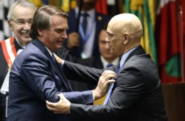 Bolsonaro entra na mira de Moraes durante plantão do STF no recesso