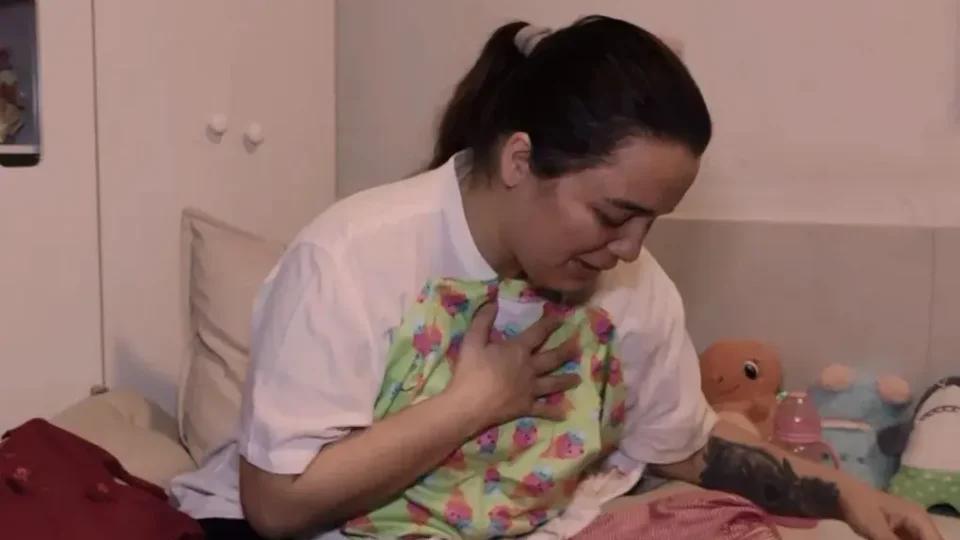 Mãe é indiciada pela morte da bebê Helena; polícia aponta negligência e muda rumo da investigação